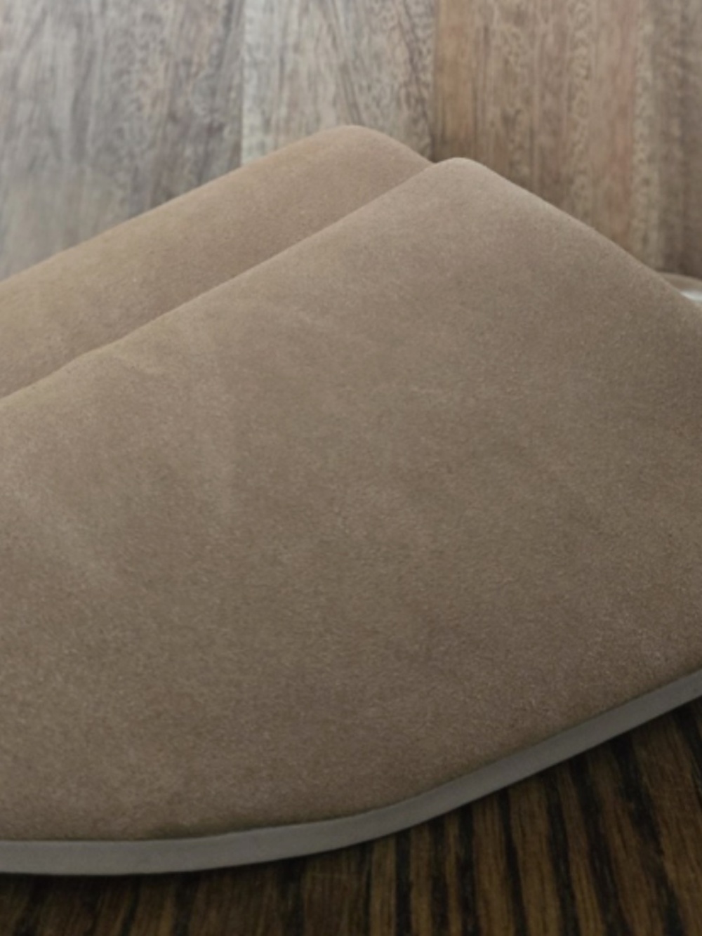 UGG Elea Slip-On 8